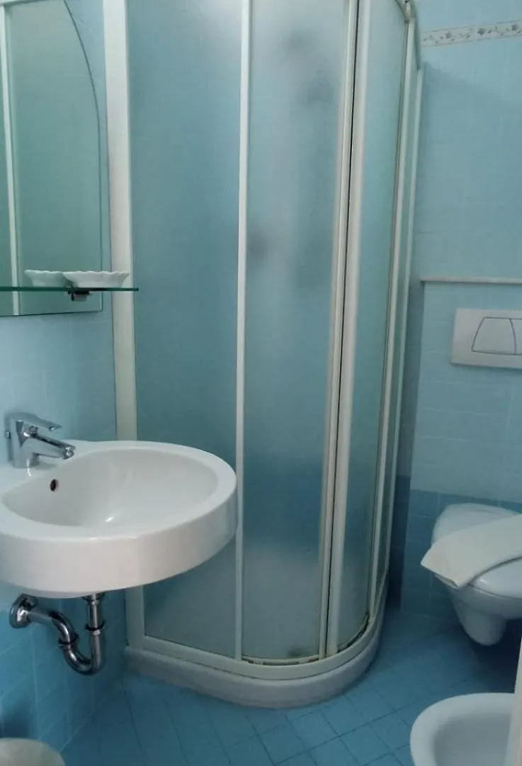 Hotel Rossella Riccione 2*,